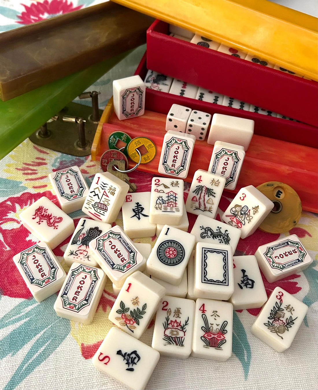 classic mahjong tiles